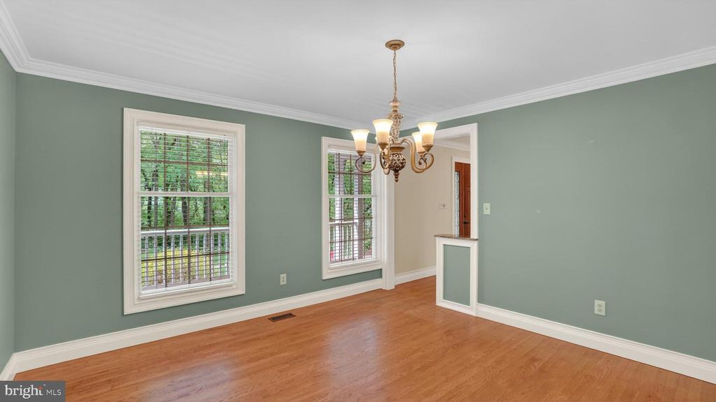 Image 17 of property listing at 328 GREENRIDGE DR, Dunkirk, MD 20754