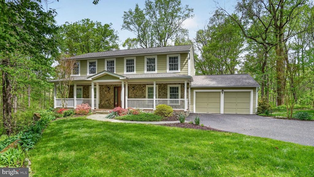 Image 2 of property listing at 328 GREENRIDGE DR, Dunkirk, MD 20754