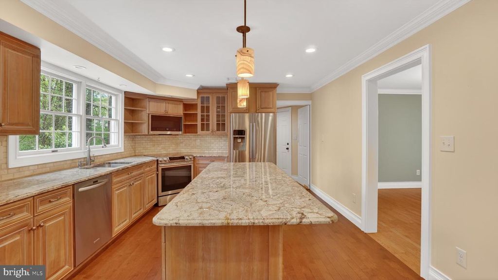 Image 26 of property listing at 328 GREENRIDGE DR, Dunkirk, MD 20754