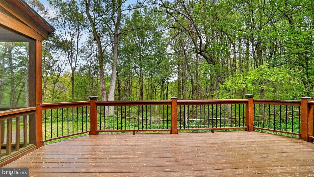 Image 38 of property listing at 328 GREENRIDGE DR, Dunkirk, MD 20754