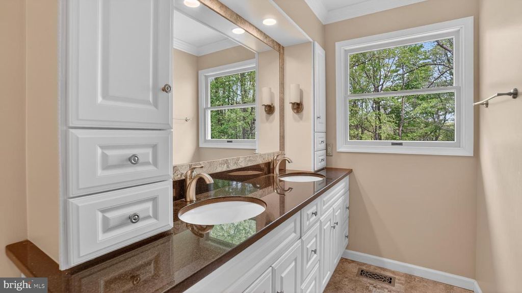 Image 47 of property listing at 328 GREENRIDGE DR, Dunkirk, MD 20754