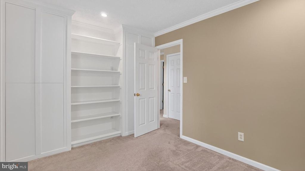 Image 56 of property listing at 328 GREENRIDGE DR, Dunkirk, MD 20754