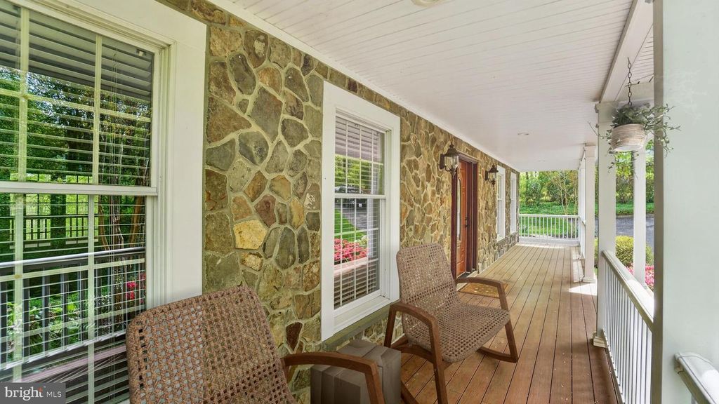 Image 7 of property listing at 328 GREENRIDGE DR, Dunkirk, MD 20754