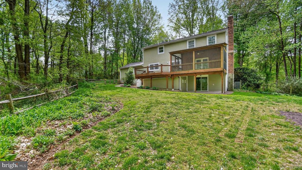 Image 74 of property listing at 328 GREENRIDGE DR, Dunkirk, MD 20754