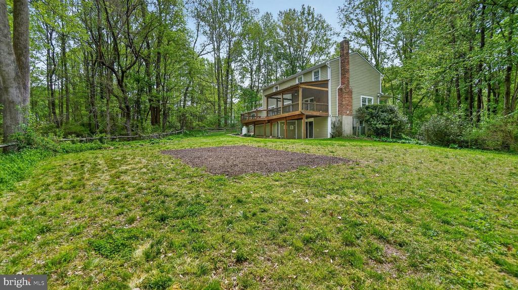 Image 75 of property listing at 328 GREENRIDGE DR, Dunkirk, MD 20754