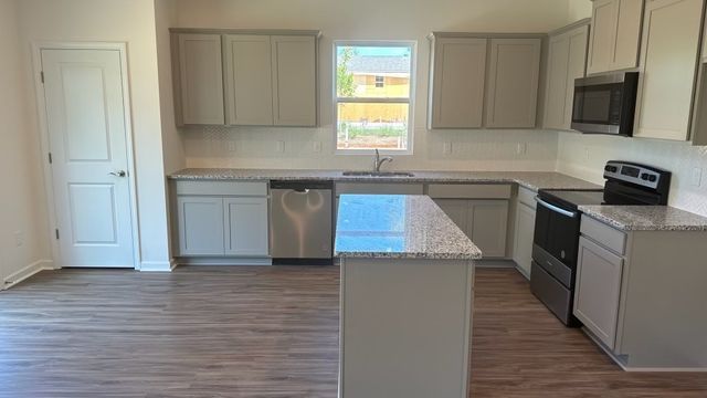 4174 Lively St, Columbia, TN 38401