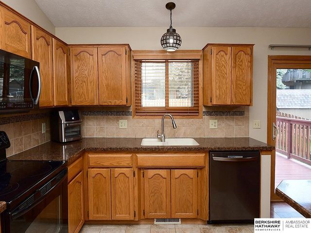 13580 Chandler Street, Omaha, NE 68138