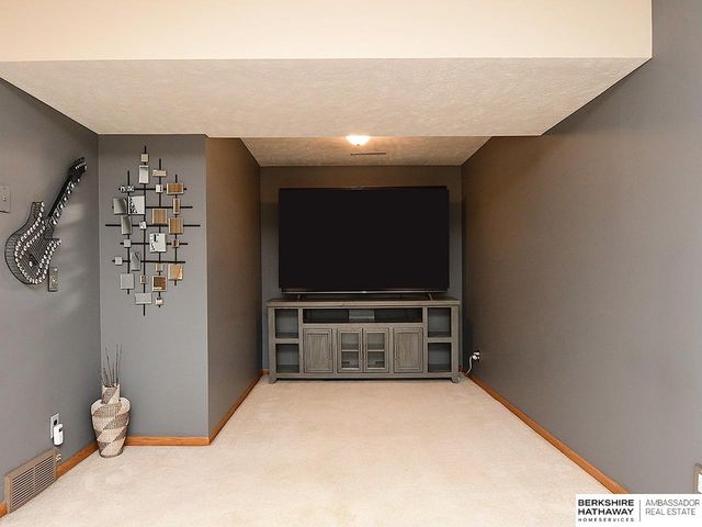 13580 Chandler Street, Omaha, NE 68138