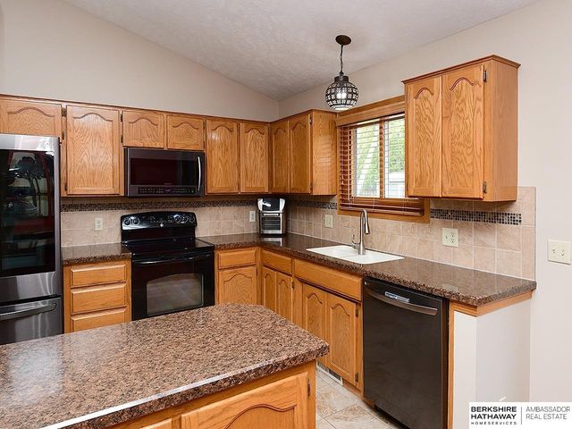 13580 Chandler Street, Omaha, NE 68138