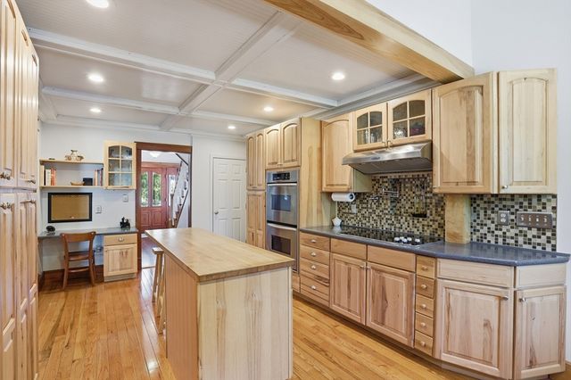 32 Sandy Pond Rd, Ayer, MA 01432