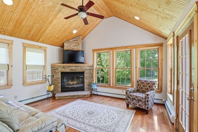 32 Sandy Pond Rd, Ayer, MA 01432