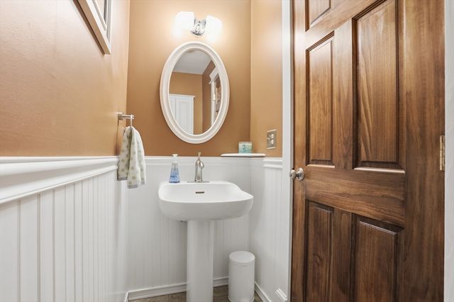 32 Sandy Pond Rd, Ayer, MA 01432