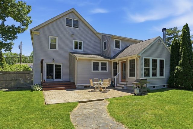 32 Sandy Pond Rd, Ayer, MA 01432