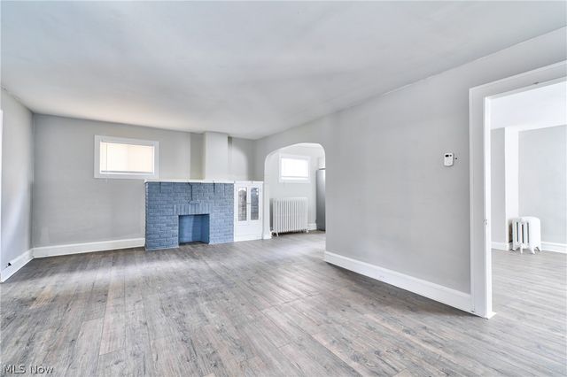 2215 W 105th Street, Cleveland, OH 44102