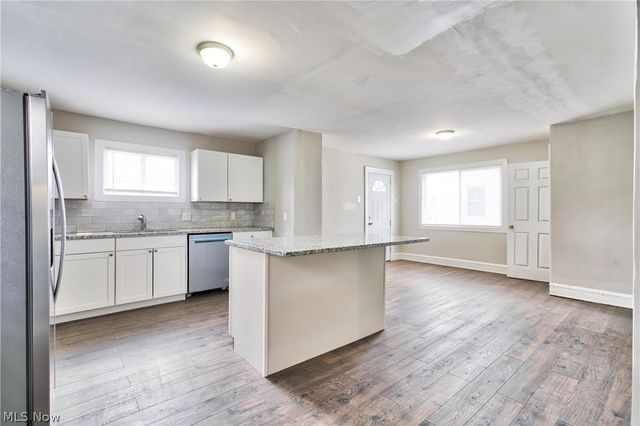 2215 W 105th Street, Cleveland, OH 44102
