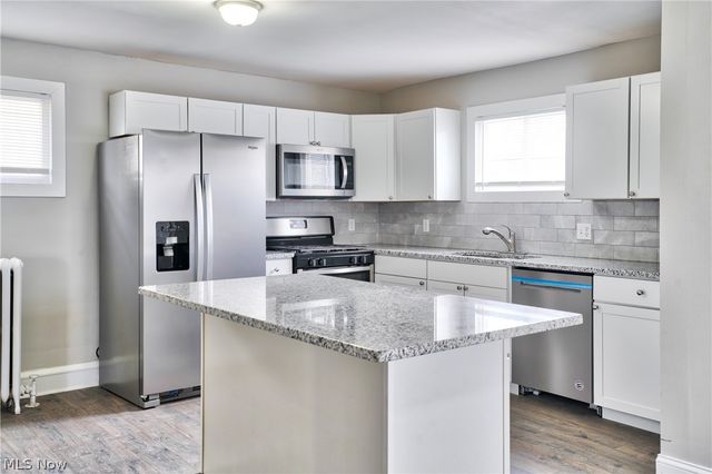 2215 W 105th Street, Cleveland, OH 44102