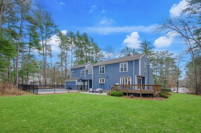 4 Pocohontas Way, Mattapoisett, MA 02739