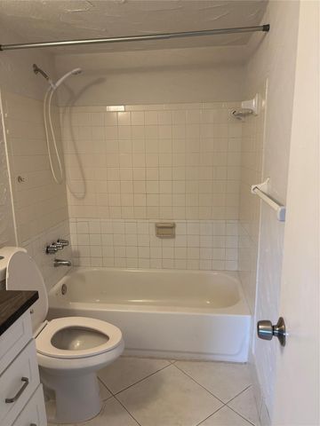 601 NW 78th Terrace 107, Margate, FL 33063