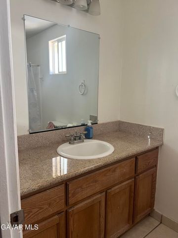 8413 Greenwood Avenue, California City, CA 93505