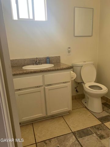 8413 Greenwood Avenue, California City, CA 93505