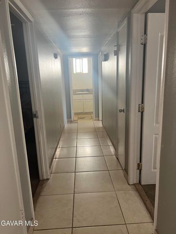 8413 Greenwood Avenue, California City, CA 93505