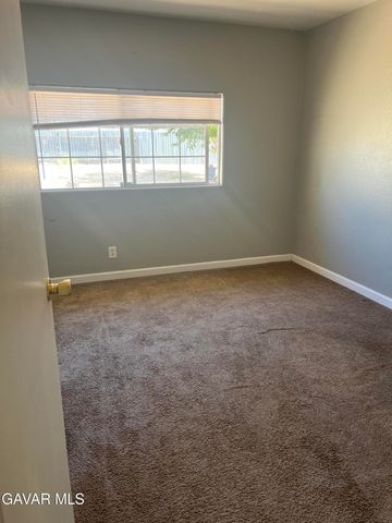 8413 Greenwood Avenue, California City, CA 93505