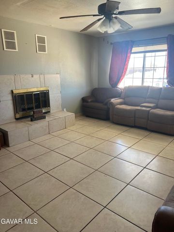 8413 Greenwood Avenue, California City, CA 93505