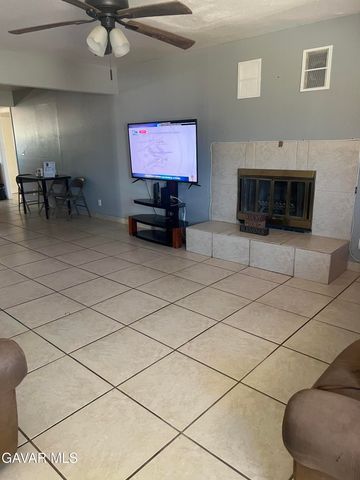 8413 Greenwood Avenue, California City, CA 93505