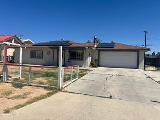 8413 Greenwood Avenue, California City, CA 93505