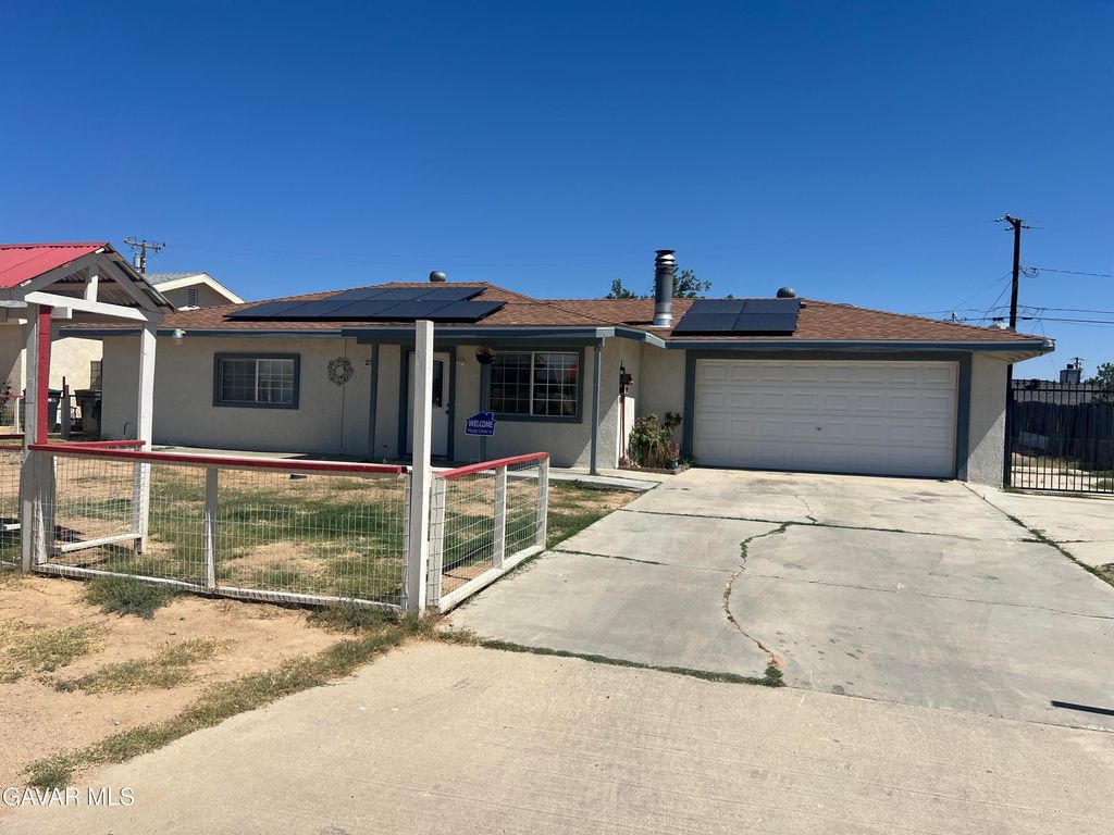 8413 Greenwood Avenue, California City, CA 93505