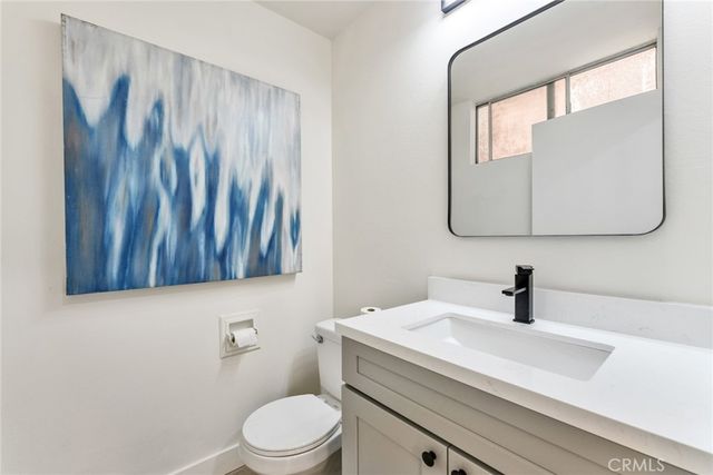 1338 Harvard C, Santa Monica, CA 90404