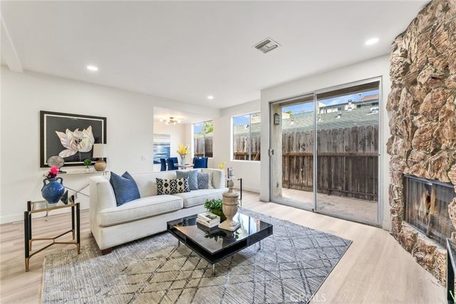 1338 Harvard C, Santa Monica, CA 90404