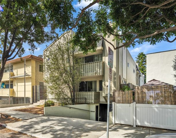 1338 Harvard C, Santa Monica, CA 90404