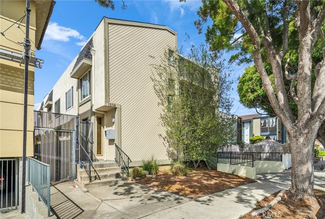 1338 Harvard C, Santa Monica, CA 90404