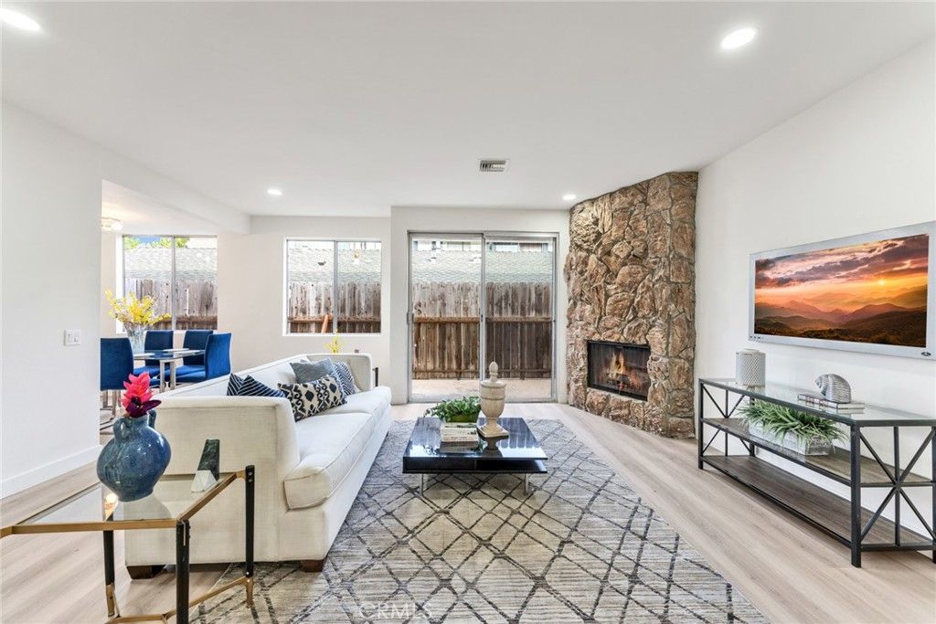 1338 Harvard C, Santa Monica, CA 90404
