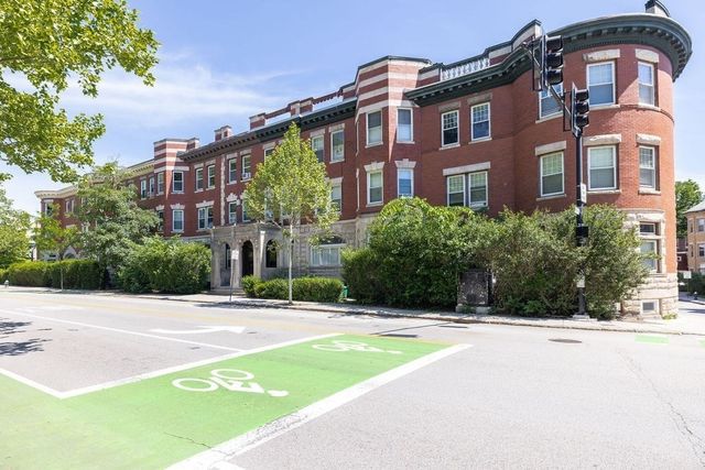 485 Washington St 3, Brookline, MA 02446