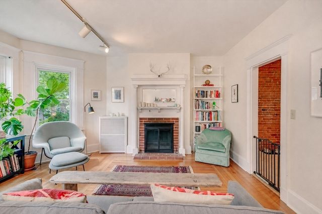 485 Washington St 3, Brookline, MA 02446