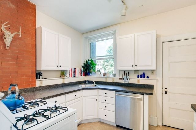 485 Washington St 3, Brookline, MA 02446