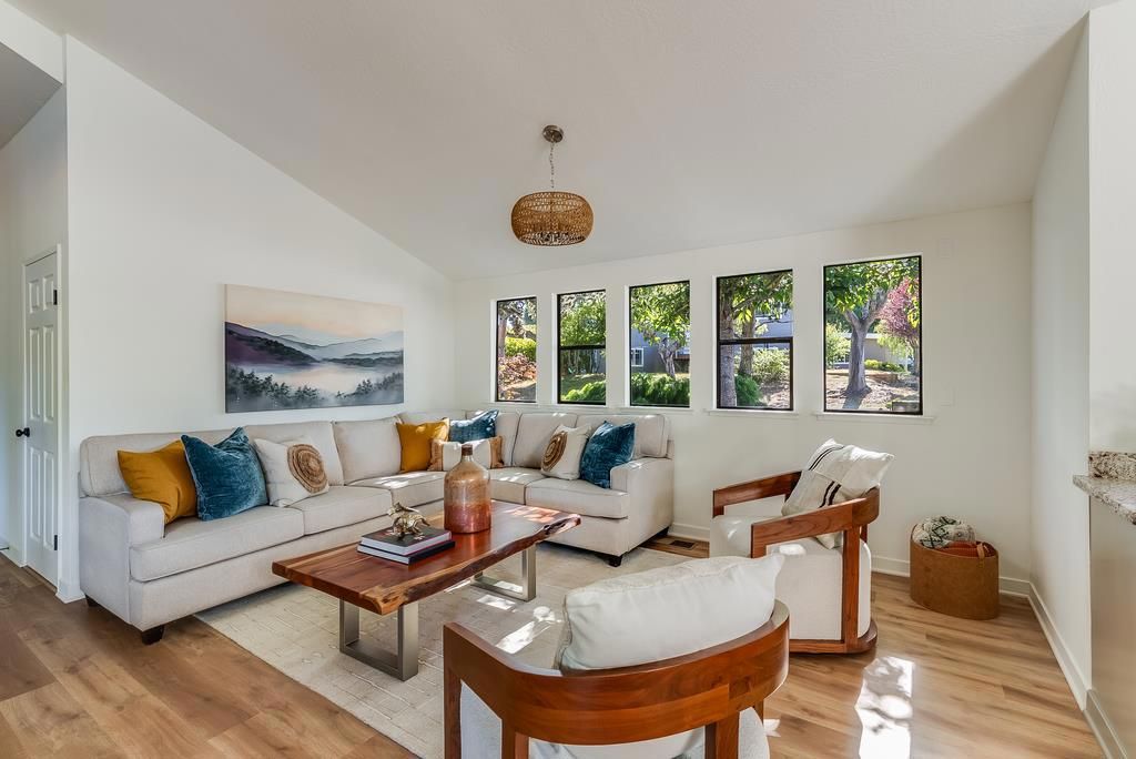Image 4 of property listing at 315 Camino Al Barranco, Watsonville, CA 95076
