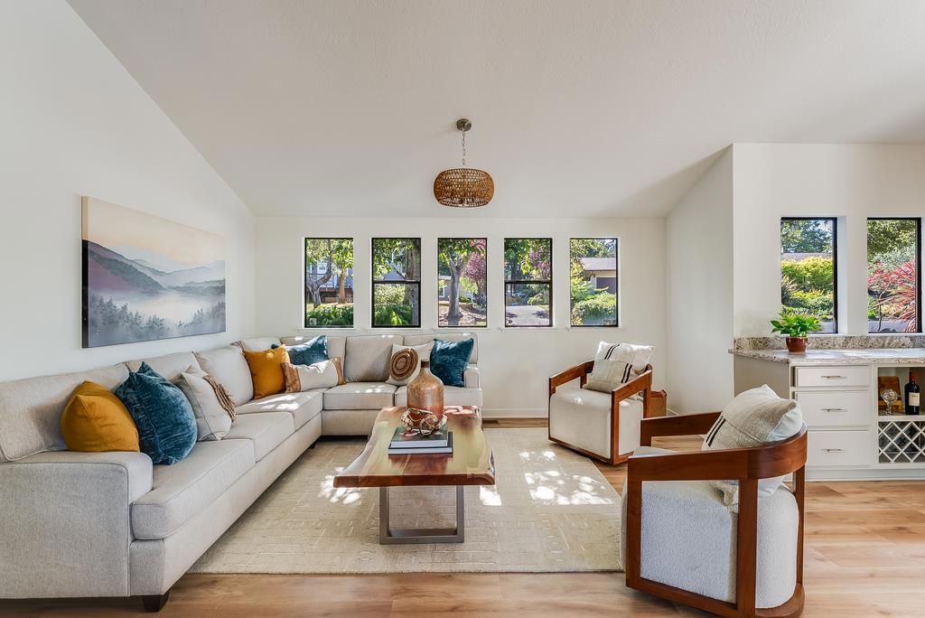 Image 5 of property listing at 315 Camino Al Barranco, Watsonville, CA 95076