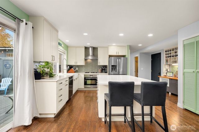 15749 142nd Place SE, Renton, WA 98058