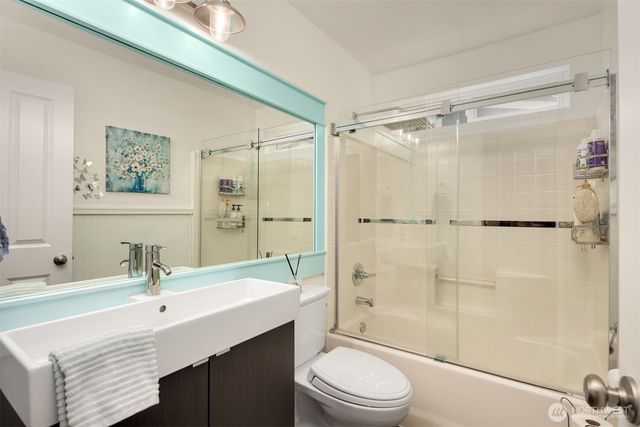 15749 142nd Place SE, Renton, WA 98058