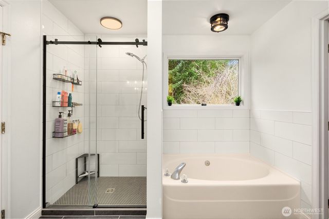 15749 142nd Place SE, Renton, WA 98058