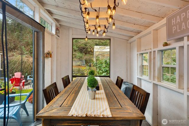 15749 142nd Place SE, Renton, WA 98058