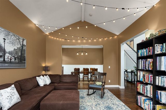 15749 142nd Place SE, Renton, WA 98058