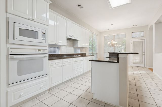 2708 Parkhaven Drive, Flower Mound, TX 75022