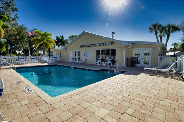 831 HARRINGTON LAKE LANE 37, Venice, FL 34293