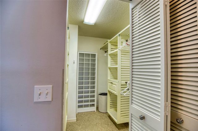 831 HARRINGTON LAKE LANE 37, Venice, FL 34293