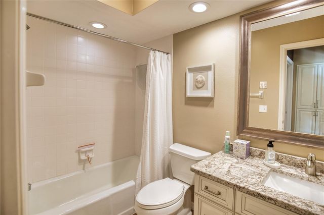 831 HARRINGTON LAKE LANE 37, Venice, FL 34293