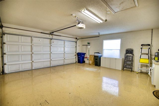 831 HARRINGTON LAKE LANE 37, Venice, FL 34293